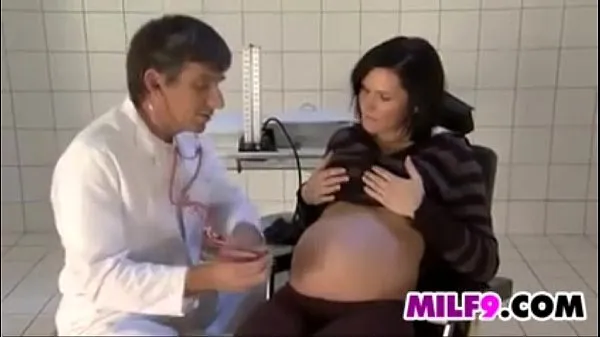 Vis Pregnant Woman Being Fucked By A Doctor varme klipp