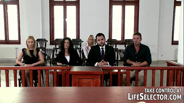 Pokaži Lawyer Leanna Sweet gives everything to win the case tople posnetke