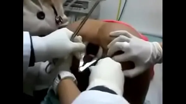 Näytä Losted Dildo In Brazilian Ass Girl - Vibrador Perdido no cú lämpimiä leikkeitä