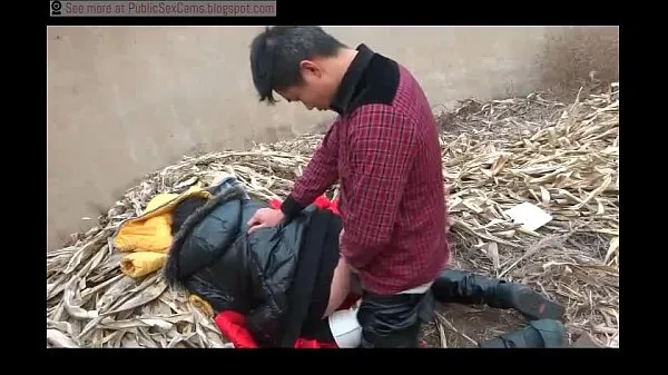 Εμφάνιση Chinese Couple Fucks In Public ζεστών κλιπ