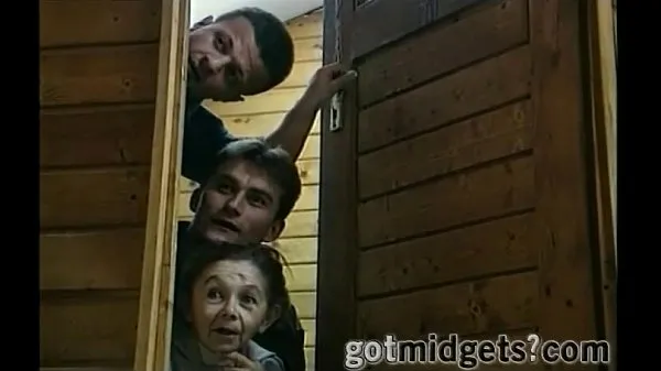 Zobrazit Threesome In A Sauna with 2 Midgets Ladies teplé klipy