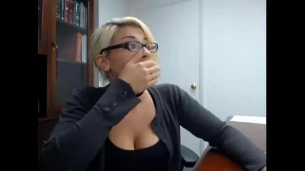 Hiển thị secretary caught masturbating - full video at girlswithcam666.tk Clip ấm áp