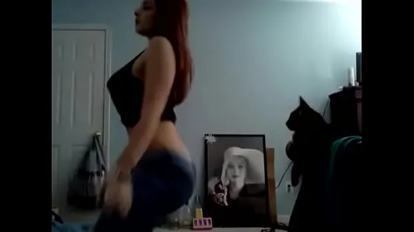 Meleg klipek megjelenítése Millie Acera Twerking my ass while playing with my pussy