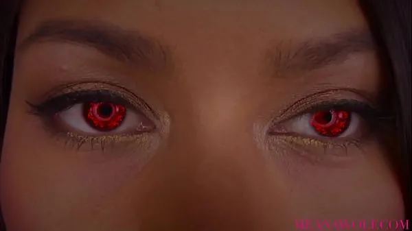 Εμφάνιση Meana Wolf - Vampire - Requiem for a Slayer ζεστών κλιπ