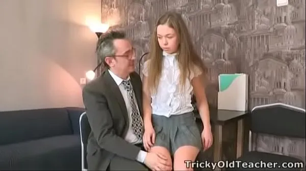 Pokaż Tricky Old Teacher - Sara looks so innocent ciepłych klipów