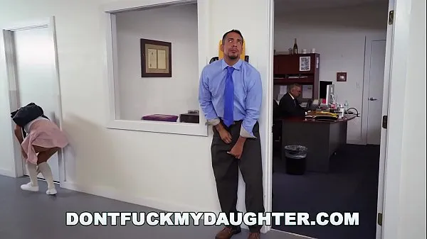 Vis DON'T FUCK MY step DAUGHTER - Bring step Daughter to Work Day ith Victoria Valencia varme klipp