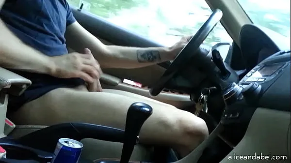 Εμφάνιση Stroking His Cock In The Car ζεστών κλιπ
