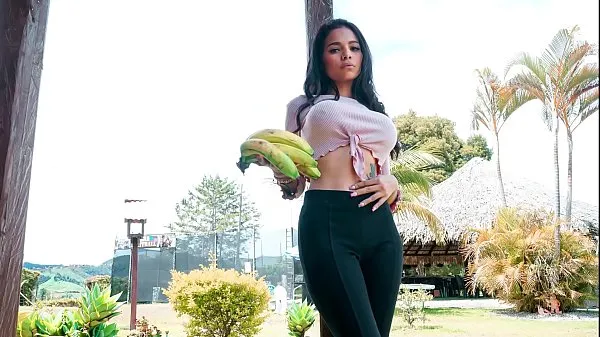 显示MAMACITAZ - Garcia - Sexy Latina Tastes Big Cock And Gets Fucked温暖的剪辑