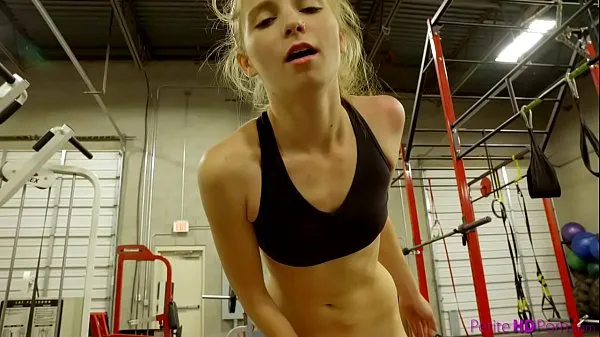 Pokaži Sex At The Gym tople posnetke