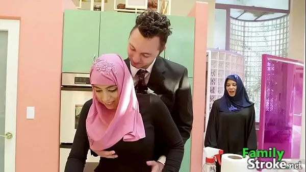 FamilyStroke - Arab Stepdaughter Got Stepbro's Cock गर्म क्लिप्स दिखाएं