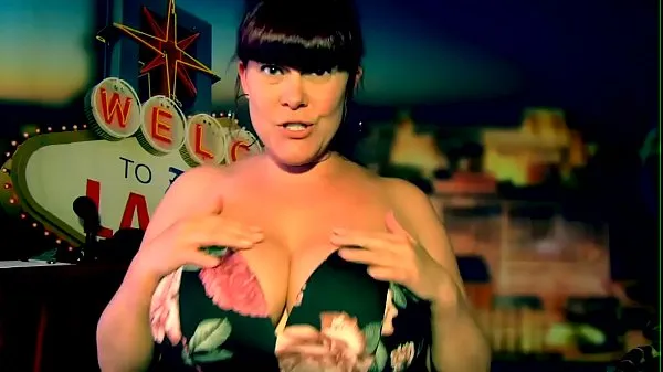 Εμφάνιση Hot Milf Bouncing her Massive Tits JOI ζεστών κλιπ