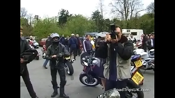 Zobraziť Daring flashing on the roadtrip before an orgy teplé klipy
