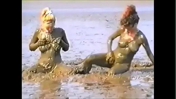 Mostra Mud Girls 1 clip calde