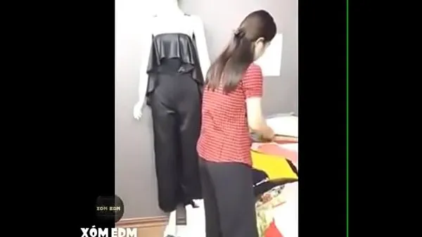 عرض Beautiful girls try out clothes and show off breasts before webcam مقاطع دافئة