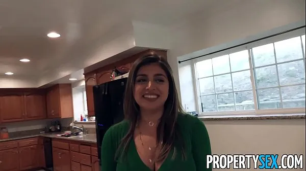 عرض PropertySex Horny wife with big tits cheats on her husband with real estate agent مقاطع دافئة