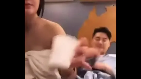 Zobrazit Secret group live. Nong Aom. Big tits girl calls her husband to fuck the show teplé klipy