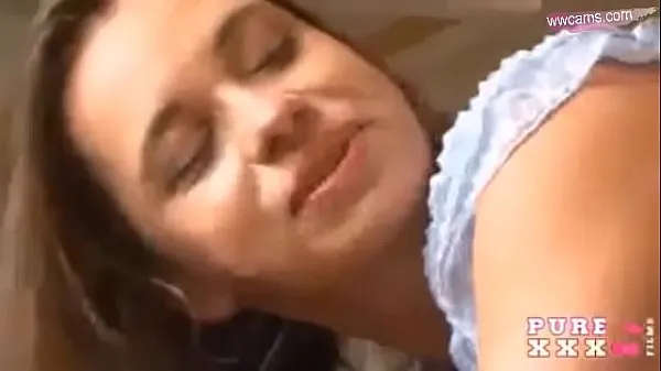 Zobraziť Hot Housewife Fucked In The Kitchen Hot teplé klipy