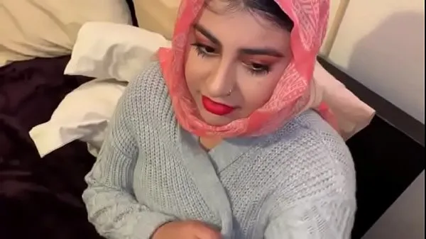 Laat Arabian beauty doing blowjob warme clips zien