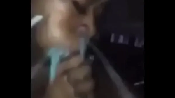 Laat Exploding the black girl's mouth with a cum warme clips zien