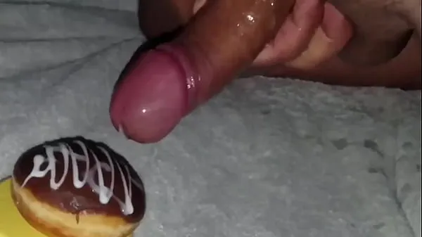 Vis Cum blasting and eating my Delicious glazed donut varme klipp