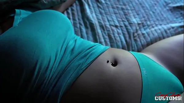 Pokaži My Step-Daughter with Huge Tits - Vanessa Cage tople posnetke