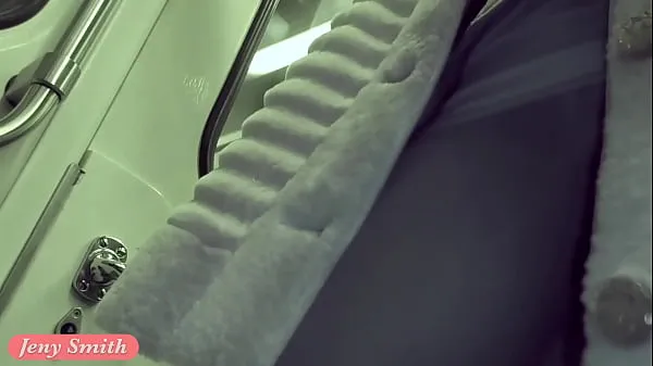 Pokaži A Subway Groping Caught on Camera tople posnetke