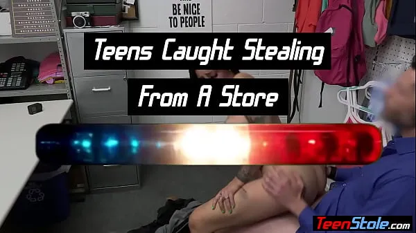 Laat Busty inked teen shoplifter Anna Chambers seduced and fucked a LP officer warme clips zien
