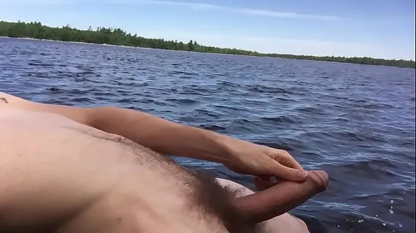 Visa BF's STROKING HIS BIG DICK BY THE LAKE AFTER A HIKE IN PUBLIC PARK ENDS UP IN A HUGE 11 CUMSHOT EXPLOSION!! BY SEXX ADVENTURES (XVIDEOS varma klipp