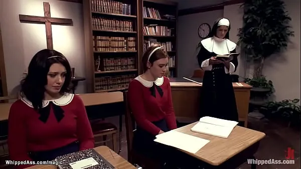 Meleg klipek megjelenítése Lezdom nun whips sexy students