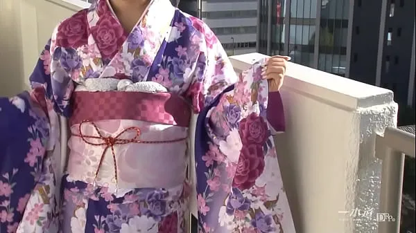 Visa Rei Kawashima Introducing a new work of "Kimono", a special category of the popular model collection series because it is a 2013 seijin-shiki! Rei Kawashima appears in a kimono with a lot of charm that is different from the year-end and New Year varma klipp