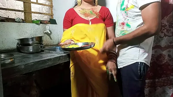 Vis XXX Bhabhi Fuck in clean Hindi voice by painting sexy bhabhi on holi varme Clips