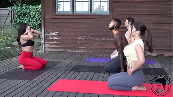 Hiển thị BBC Yoga Foursome Real Couple Swap Clip ấm áp