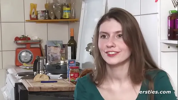 Munich woman shows how she worried herself गर्म क्लिप्स दिखाएं