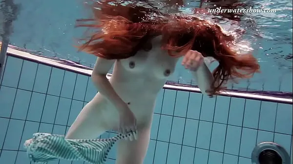 Sıcak Klipler Tight pussy babe Salaka Ribkina underwater gösterin