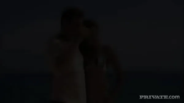 Pokaži Boroka Balls and Sahara Knite Have Sex on a Yacht in a MMFF Foursome tople posnetke