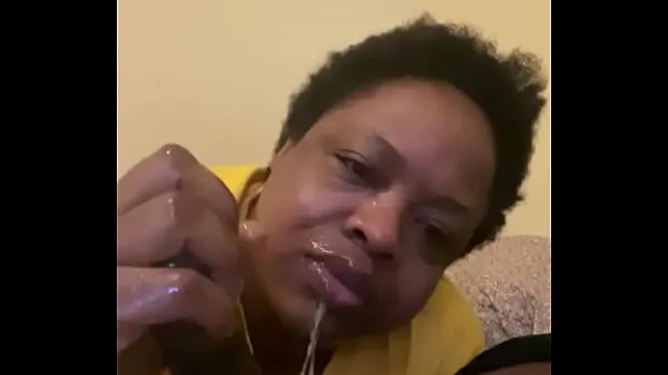 Zobraziť Mature ebony bbw gets throat fucked by Gansgta BBC teplé klipy