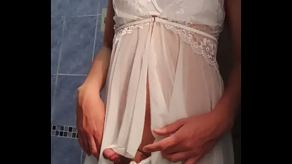 Zobrazit Femboy ends up wearing angelic clothes teplé klipy
