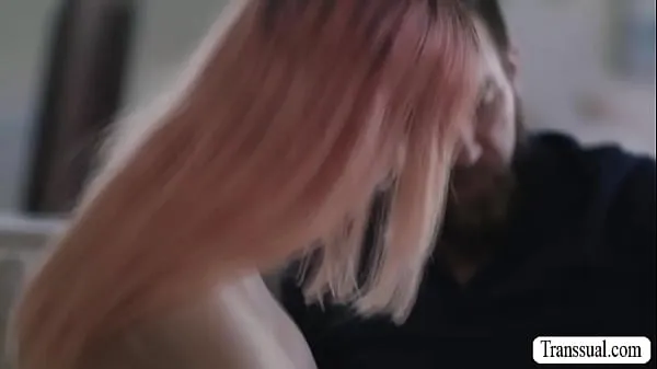 Pink haired TS comforted by her bearded stepdad by licking her ass to makes it wet and he then fucks it so deep and hard गर्म क्लिप्स दिखाएं