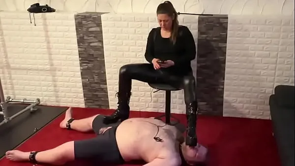 Vis Femdom, electro play with slave balls. To watch full video check our profile varme klipp