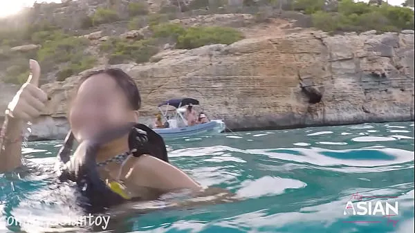 عرض REAL Outdoor public sex, showing pussy and underwater creampie مقاطع دافئة