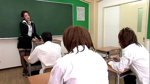 Mostre Horny asian teacher fucks some of her elderly students before heading to a gangbang club clipes quentes