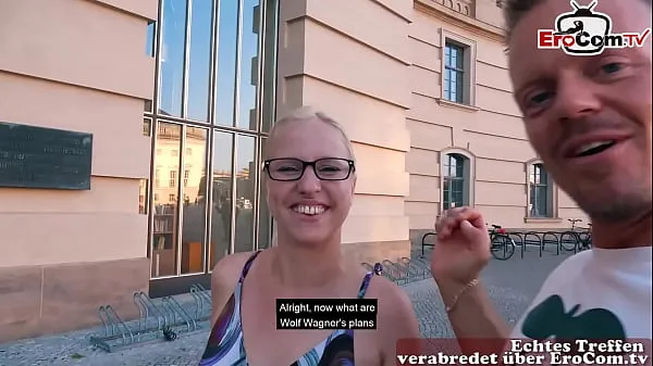 Tunjukkan German single girl next door tries real public blind date and gets fucked Klip hangat