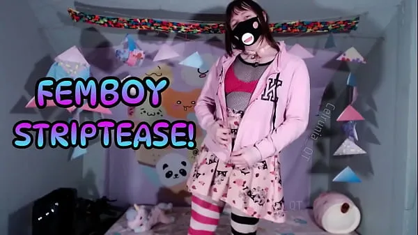 Meleg klipek megjelenítése FEMBOY Striptease! (Trailer