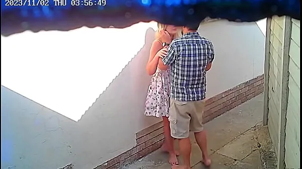Tunjukkan Cctv camera caught couple fucking outside public restaurant Klip hangat