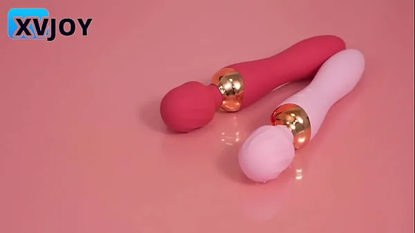 Affichez The Xvjoy 2022 Mini Quiets Green Wand Vibrator is here to help unlock blissful pleasure clips chauds