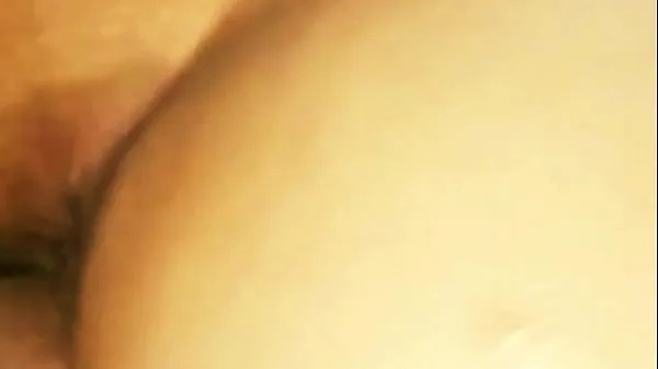 Tunjukkan A slut with a BIG ass and a perfect pussy wants to fuck without a condom. Will you cum inside me Klip hangat